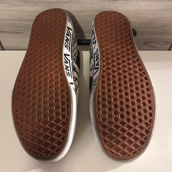 Vans - Picture 5 of 7